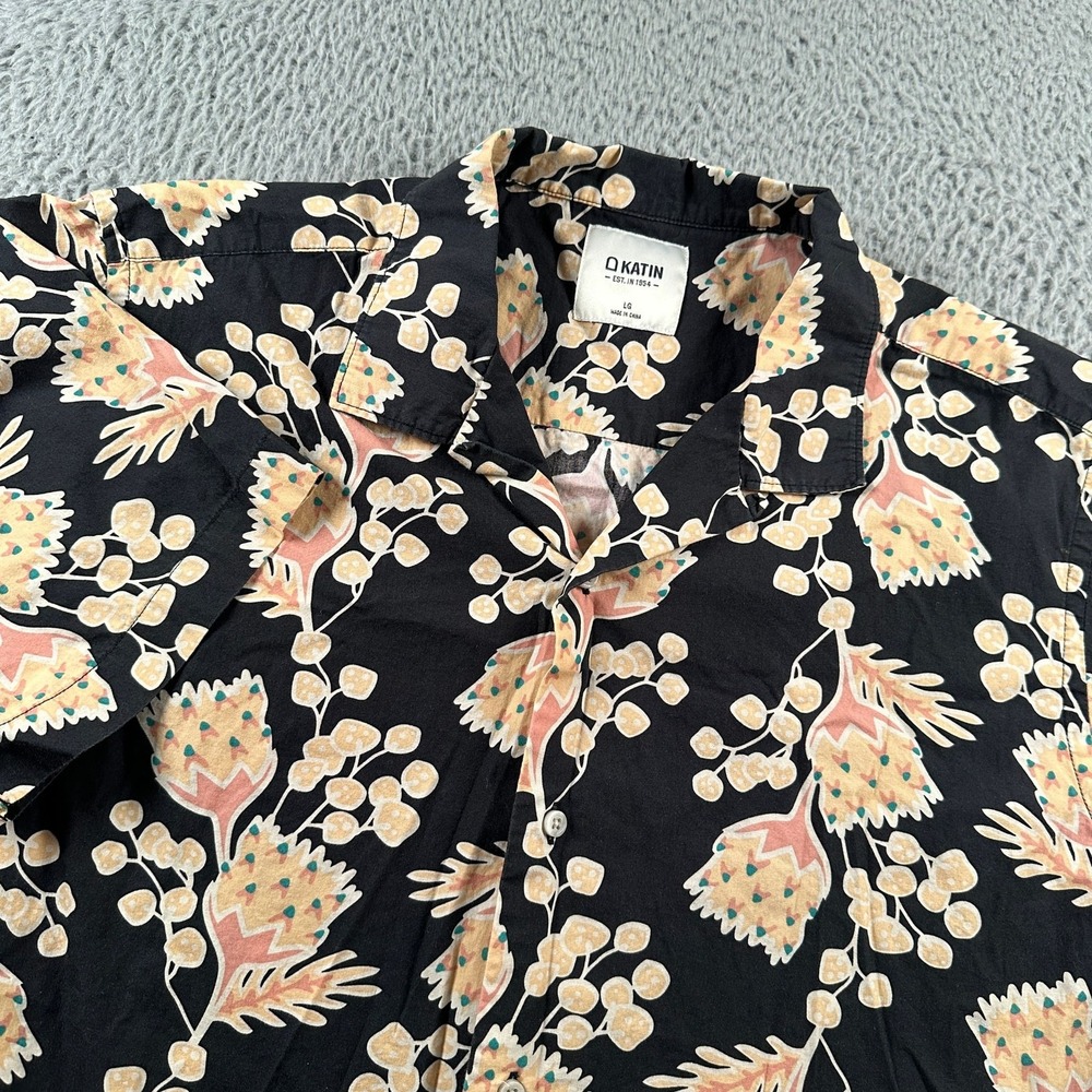 Katin Shirt Mens L Black Floral Short Sleeve Button Up Camp Hawaiian Casual‎